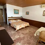 فندق مبيت وإفطار Rib 3*
