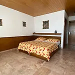 فندق مبيت وإفطار Rib 3*