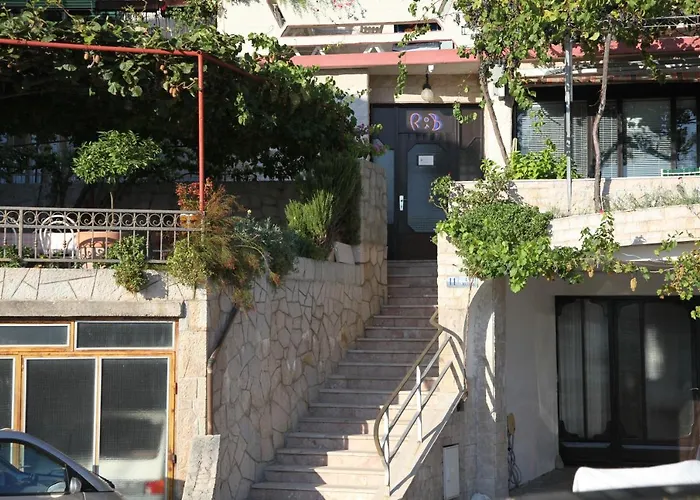 Rib Bed & Breakfast 3*