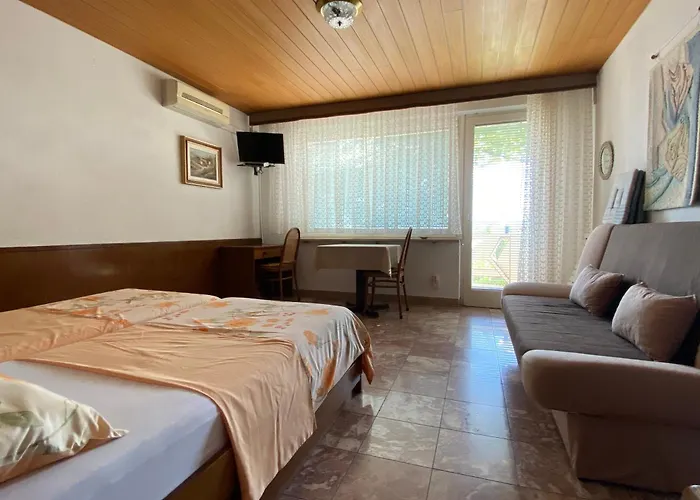 Rib Bed & Breakfast 3*