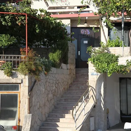 Rib Bed & Breakfast 3*