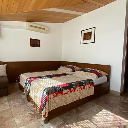 Rib Bed & Breakfast Brela