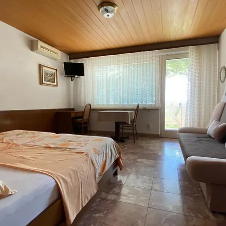 Rib Bed & Breakfast 3*