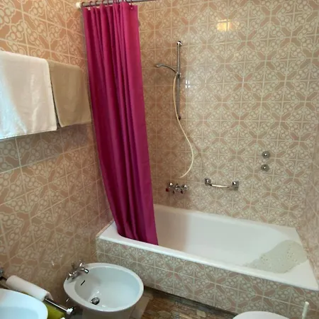 Rib 住宿加早餐酒店 布雷拉