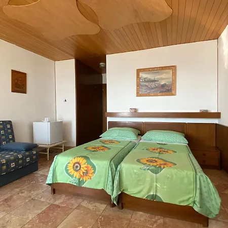 Rib Bed & Breakfast Brela